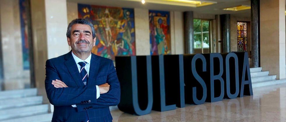 Foi eleito o novo reitor da ULisboa, o Professor Luís Manuel dos Anjos Ferreira eleito Reitor da Universidade de Lisboa