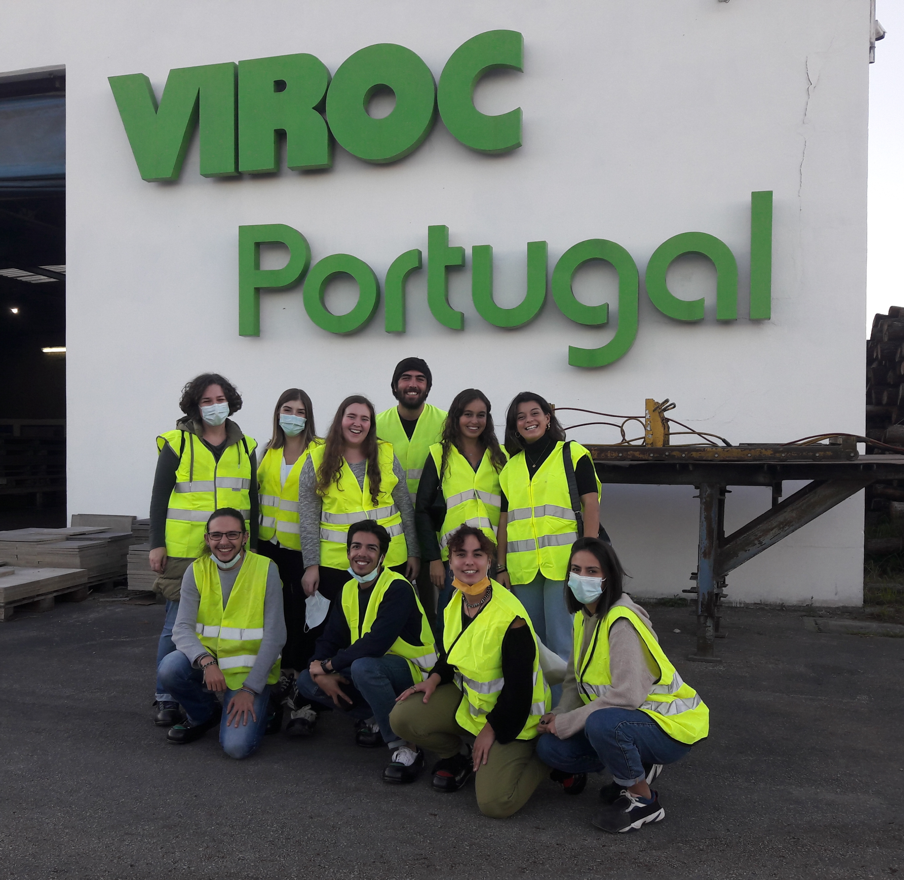 Alunos da FA.ULisboa visitam a Viroc da Investwood, no âmbito da UC de  Materiais e Prototipagem, com organização da Professora Cristina Salvador