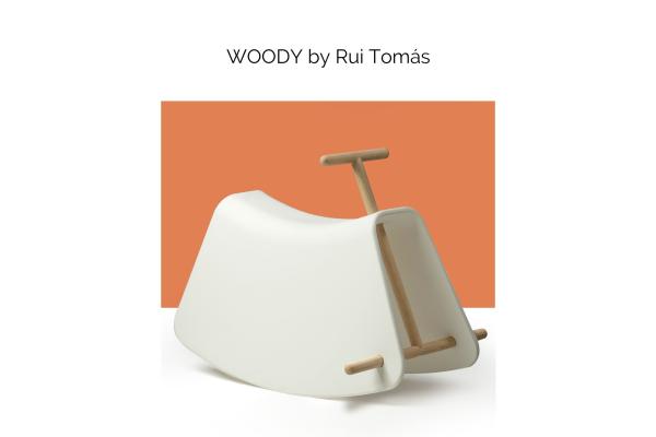 Após os prémios German Design Award e Red Dot Design Award, o Woody, interpretação do tradicional cavalinho pelo Professor Rui Tomás, chega agora ao mercado