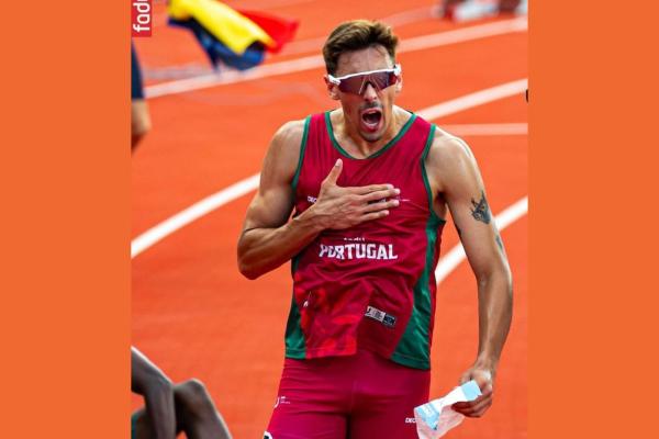João Coelho, aluno da FA.ULisboa Ganhou a Medalha de Ouro nos 400m em Chengdu 