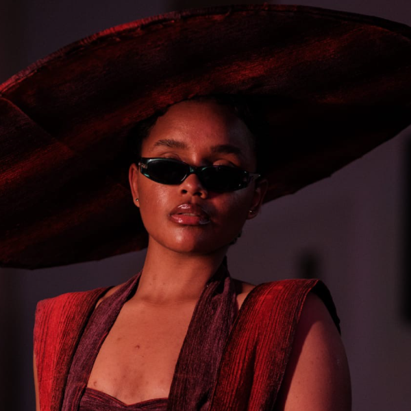 Kira Santos, aluna de Design de Moda da FA.ULisboa, impressionou a ModaLisboa com um visual inspirado num sonho