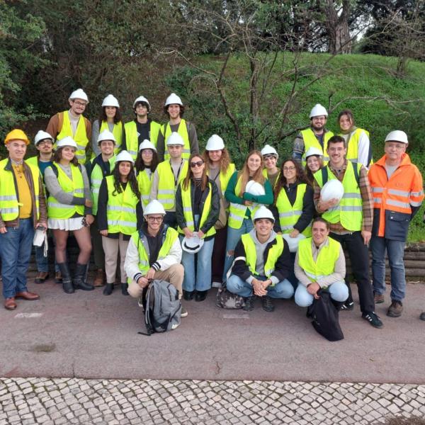 Professor Francisco Serdoura organizou visita Guiada a obras relacionadas com espaço público e infra-estruturas urbanas, com turmas de 4.º ano 